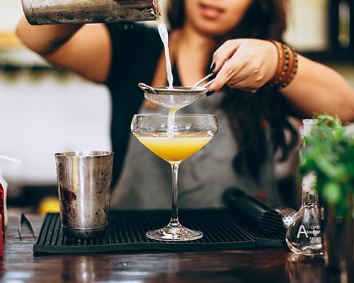 How To Become A Mixologist