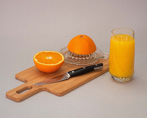 Juicers Vs. Squeezers