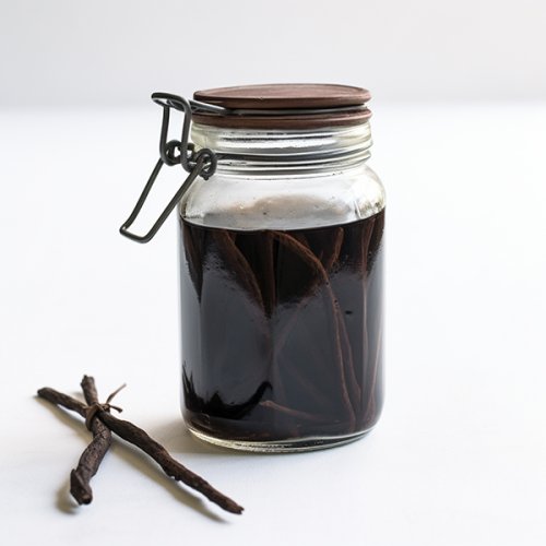 Infusing Alcohol: Homemade Vanilla Extract Recipe
