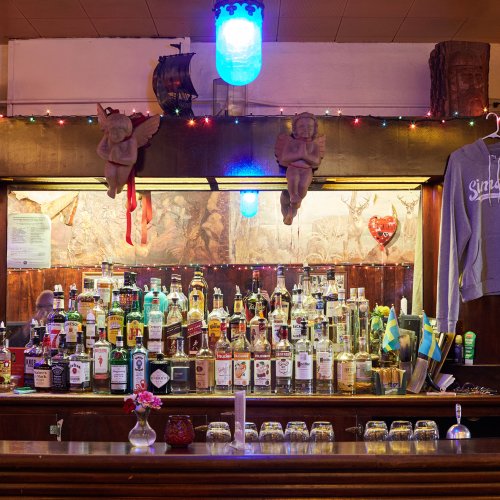 To Understand Chicago, Drink At Its Essential Taverns